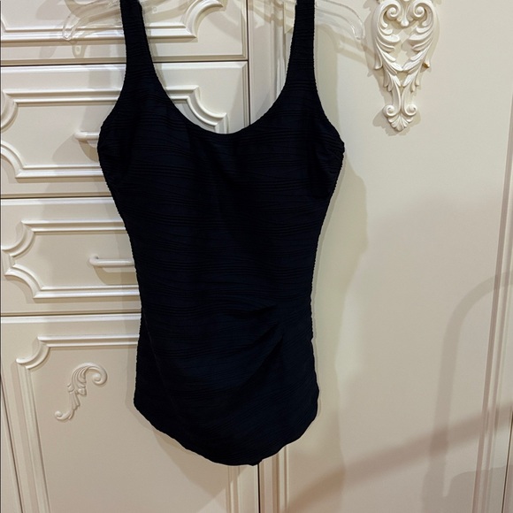 Vintage Gottex black ribbed pleated side one piece swimsuit size 16 New - Picture 1 of 11
